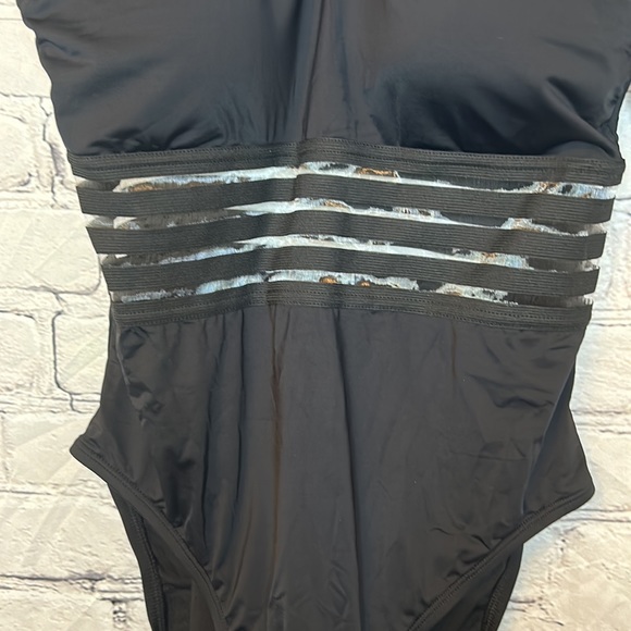 Hilor Black One-Piece Swimsuit Size Medium Size 8-10 Brand New W/Tags - Picture 6 of 14